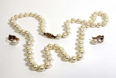 Lot 751 - A single strand cultured pearl necklace with...