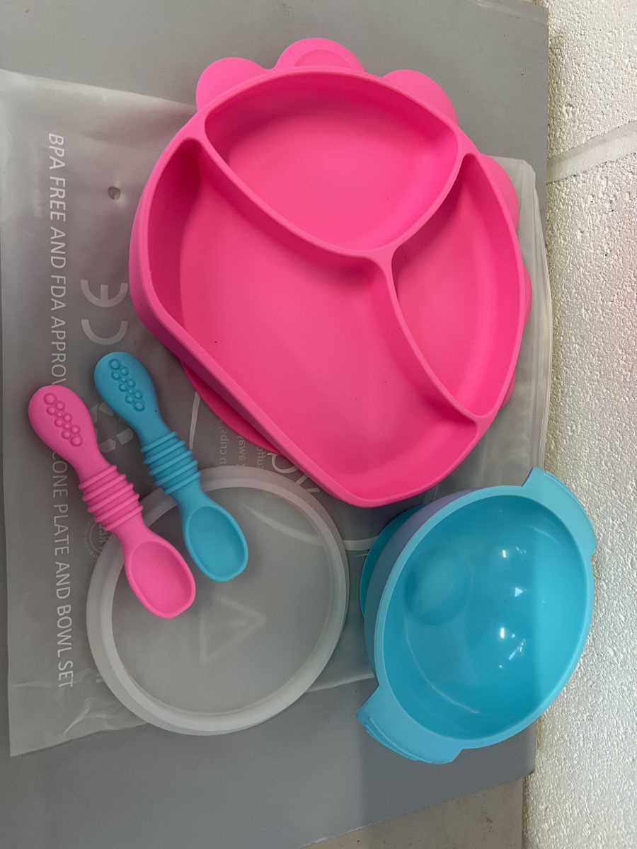 Lot Approx. 20 Yummy Baby silicone suction base...