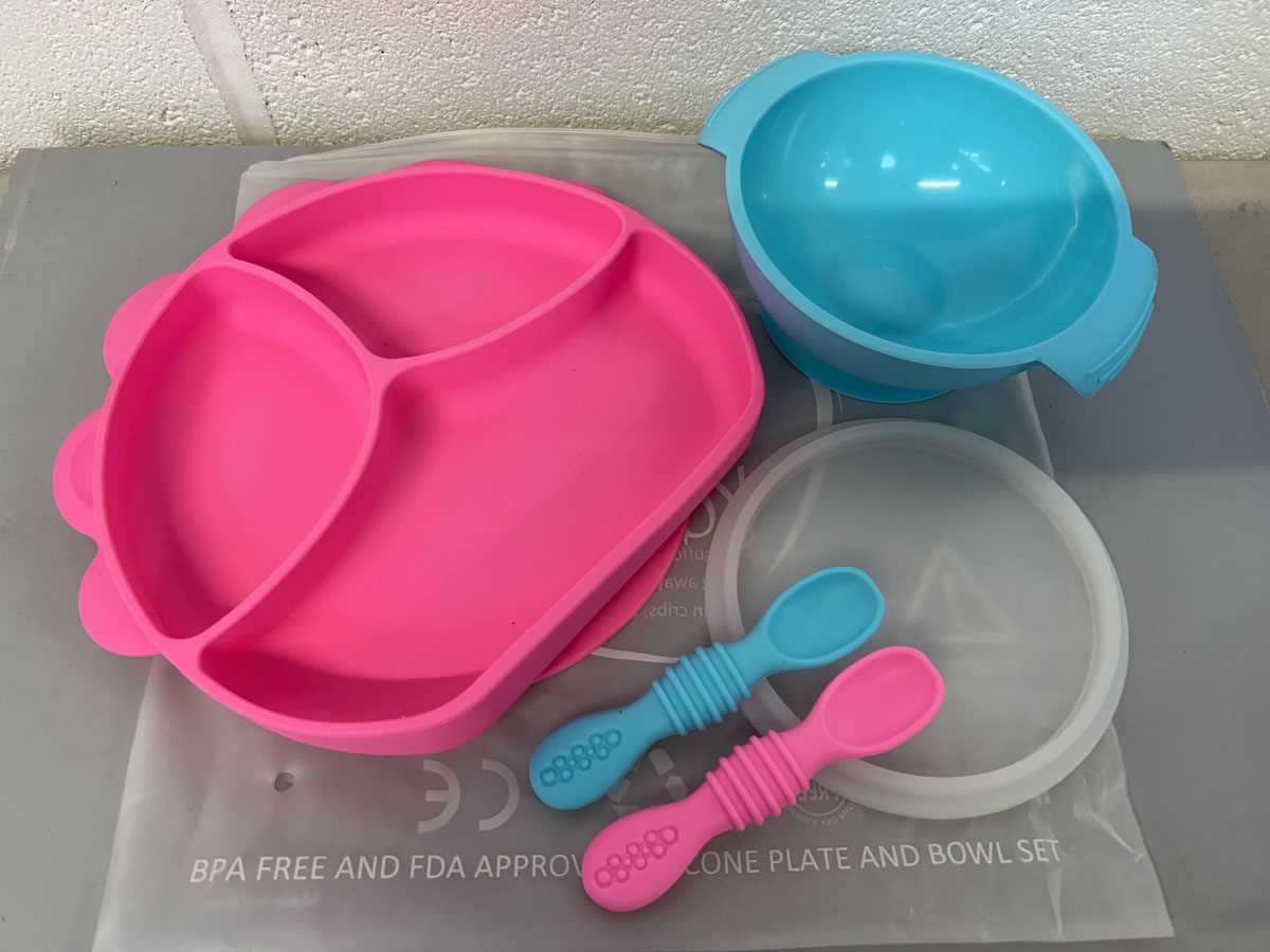 Lot Approx. 20 Yummy Baby silicone suction base...