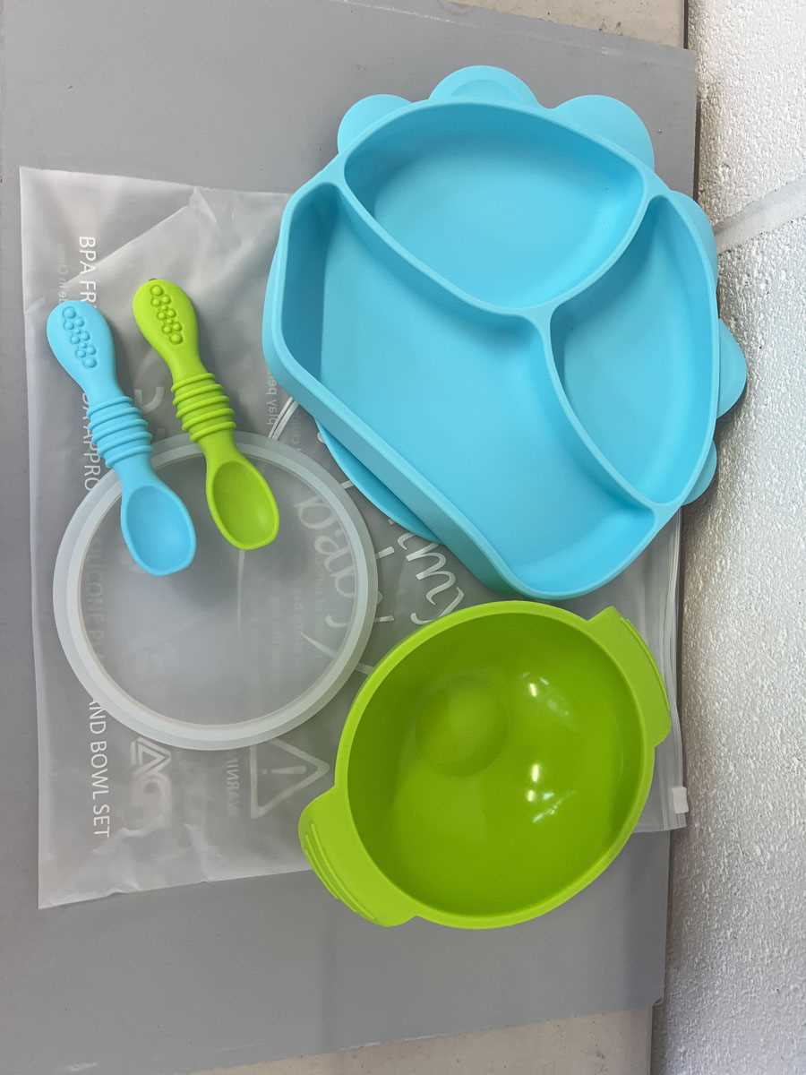 Lot Approx. 20 Yummy Baby silicone suction base...