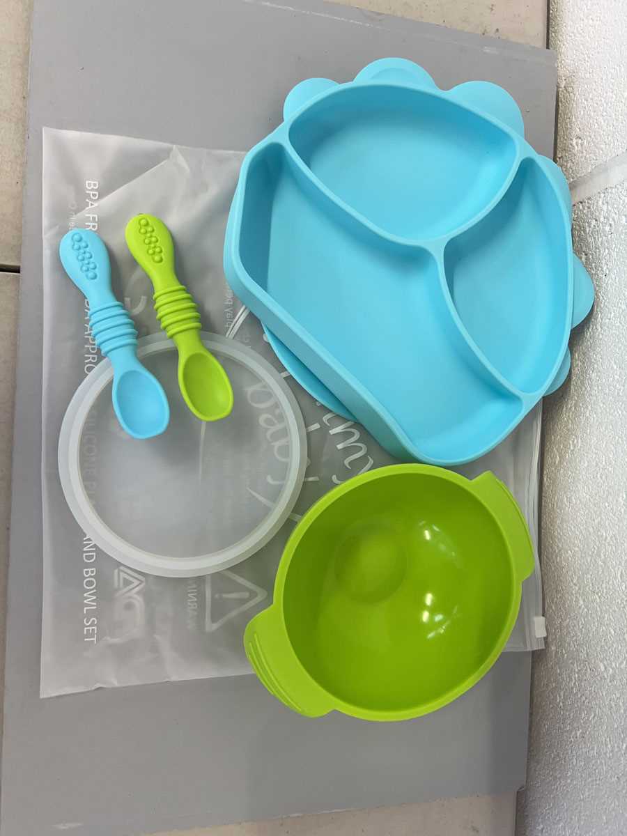 Lot Approx. 20 Yummy Baby silicone suction base...