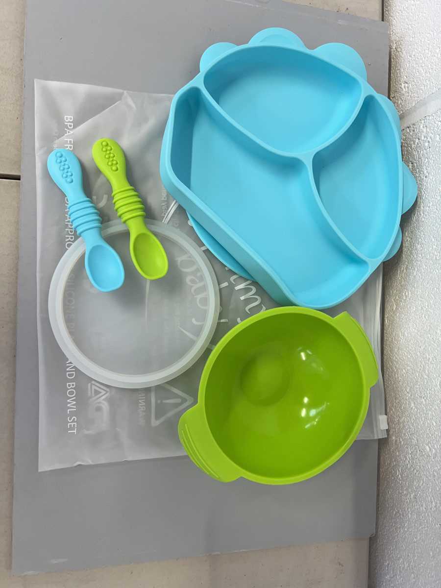 Lot Approx. 20 Yummy Baby silicone suction base...