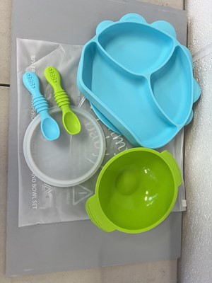 Lot Approx. 20 Yummy Baby silicone suction base...