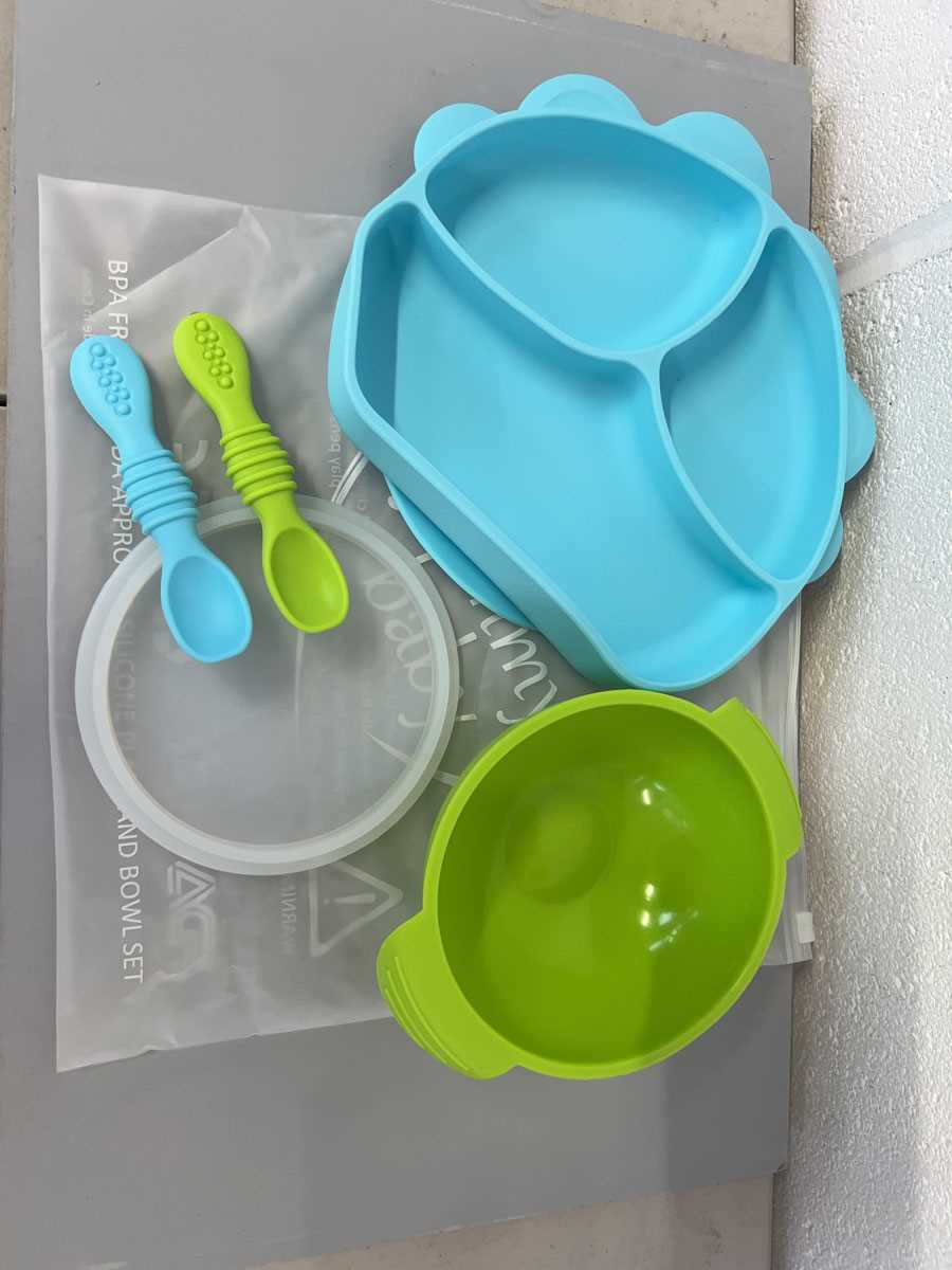 Lot Approx. 20 Yummy Baby silicone suction base...