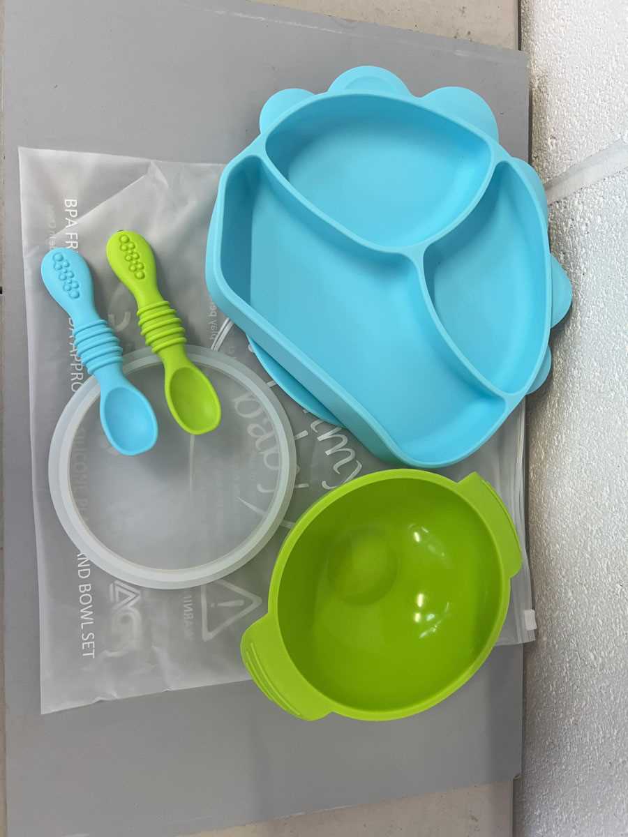 Lot Approx. 20 Yummy Baby silicone suction base...