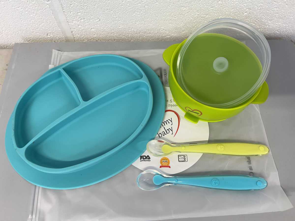 Lot Approx. 20 Yummy Baby silicone suction base...