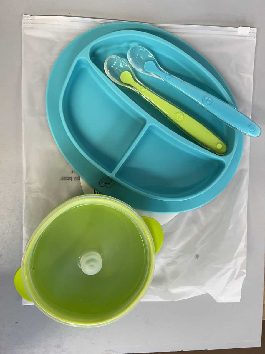 Lot Pallet containing approx. 200 silicone suction...