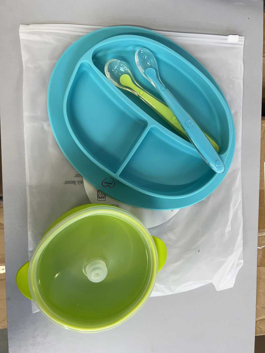 Lot Pallet containing approx. 150 silicone suction...