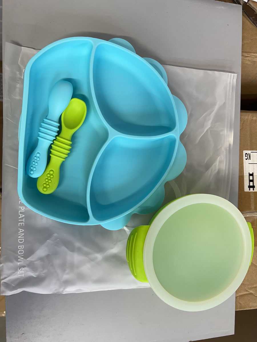 Lot Pallet containing approx. 150 silicone suction...