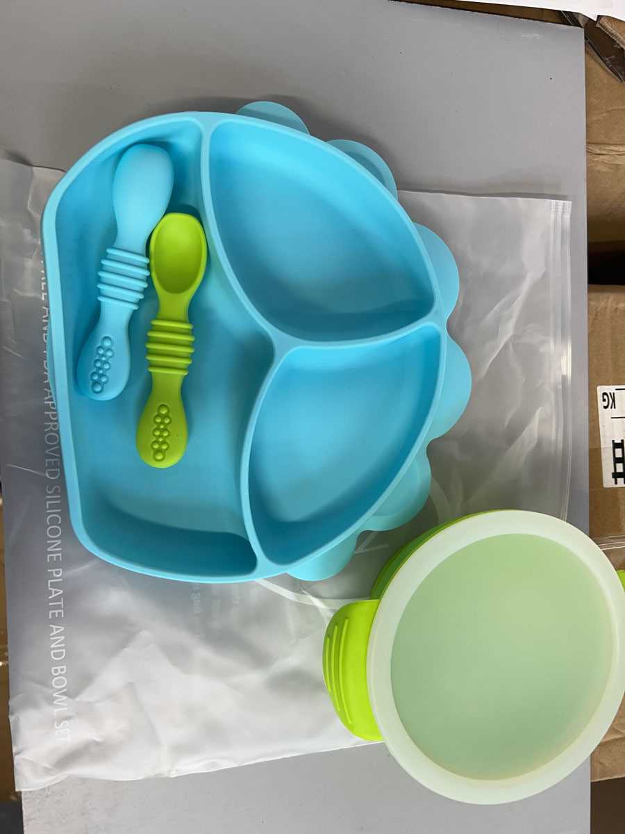 Lot Pallet containing approx. 150 silicone suction...
