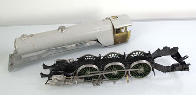 Lot 177 - A group of gauge O train parts