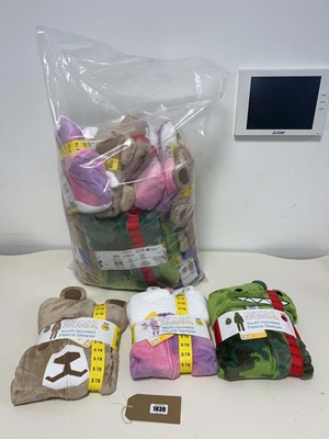 Lot 1839 - Approx. 15 children's hooded fleece sleepers
