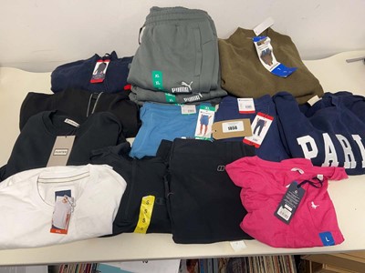 Lot 1856 - Approx. 15 items of branded clothing incl....