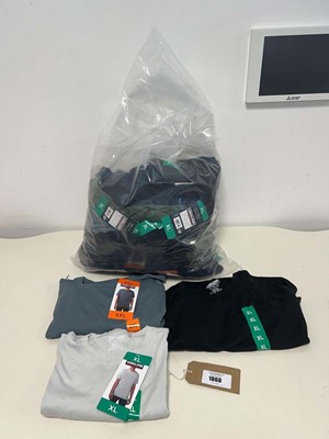 Lot 1866 - Approx. 30 mens cotton t-shirts by Kirkland