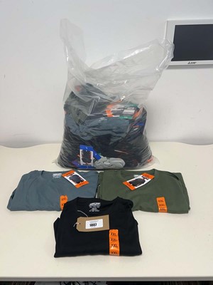 Lot 1867 - Approx. 30 mens cotton t-shirts by Kirkland