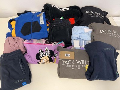 Lot 1920 - Approx. 20 items of childrens branded clothing...