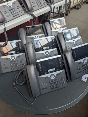Lot 352 - 15 Cisco office desktop phones plus a range of...
