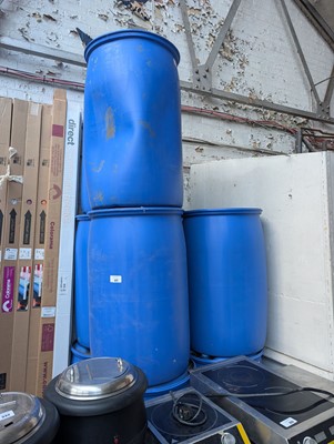 Lot 322 - 10 220l blue plastic barrells