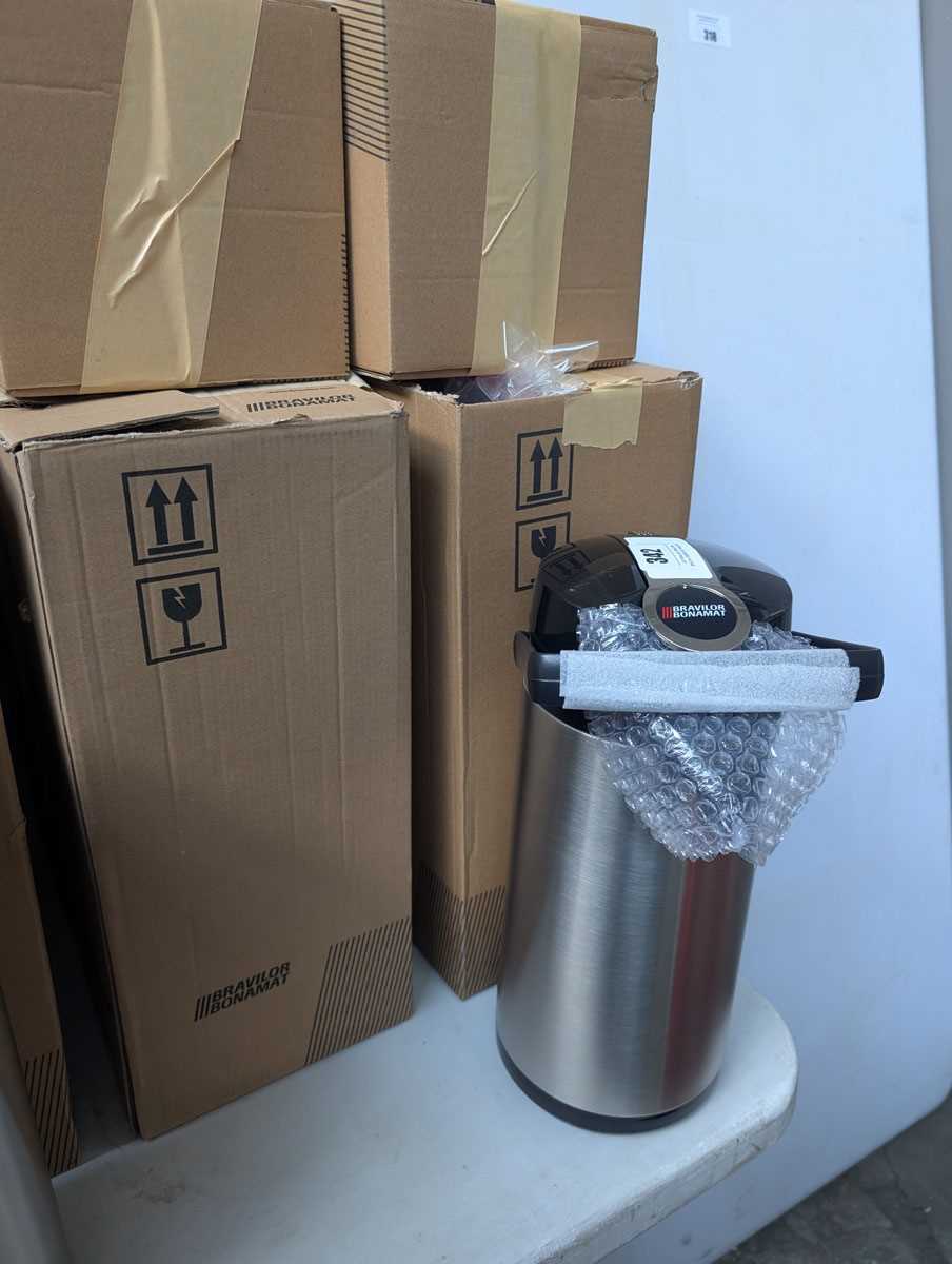 Lot 342 - 8 Bravilor air pot flasks