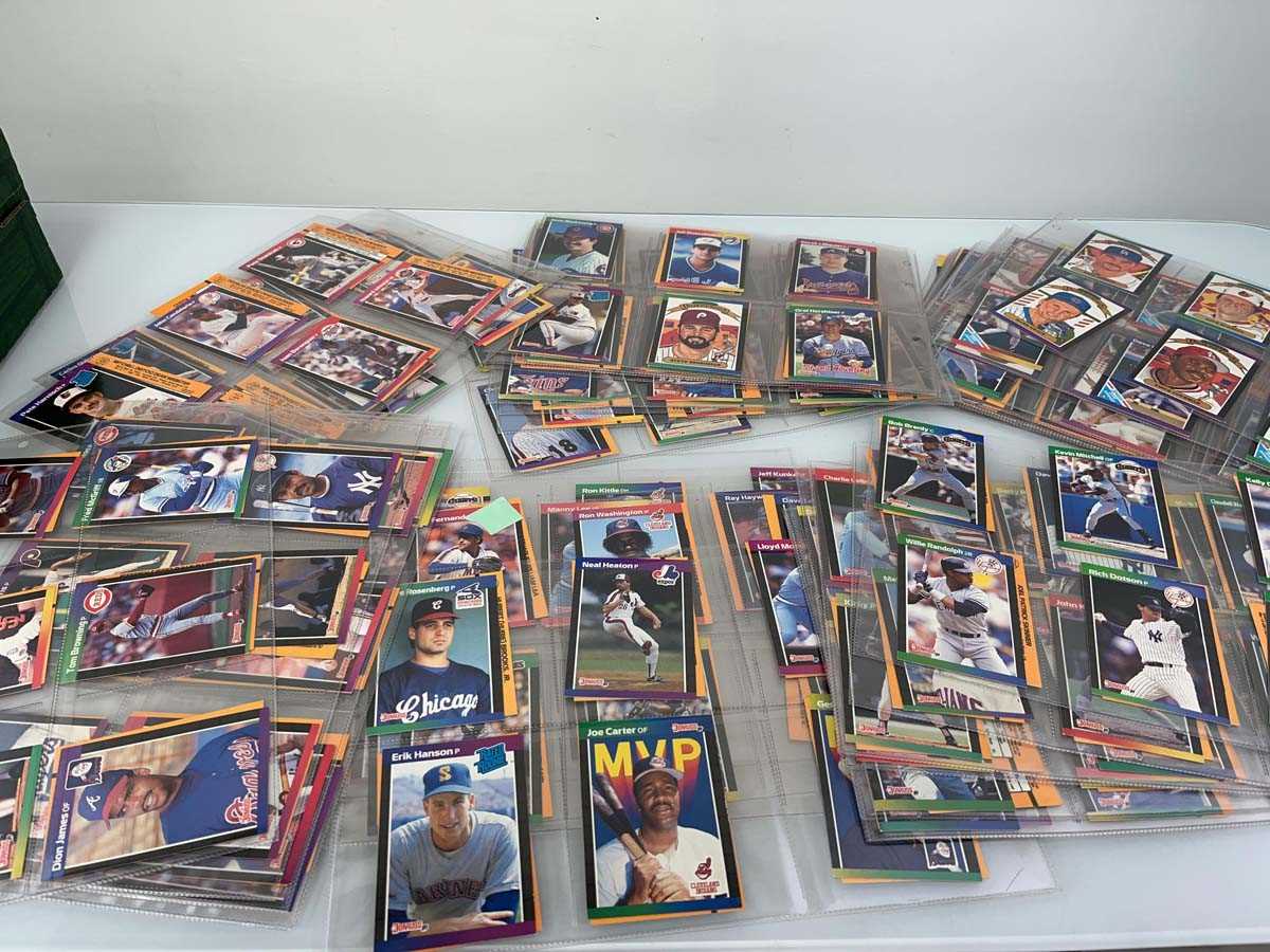 Lot 1450 - Quantity of Baseball cards in binder sleeves