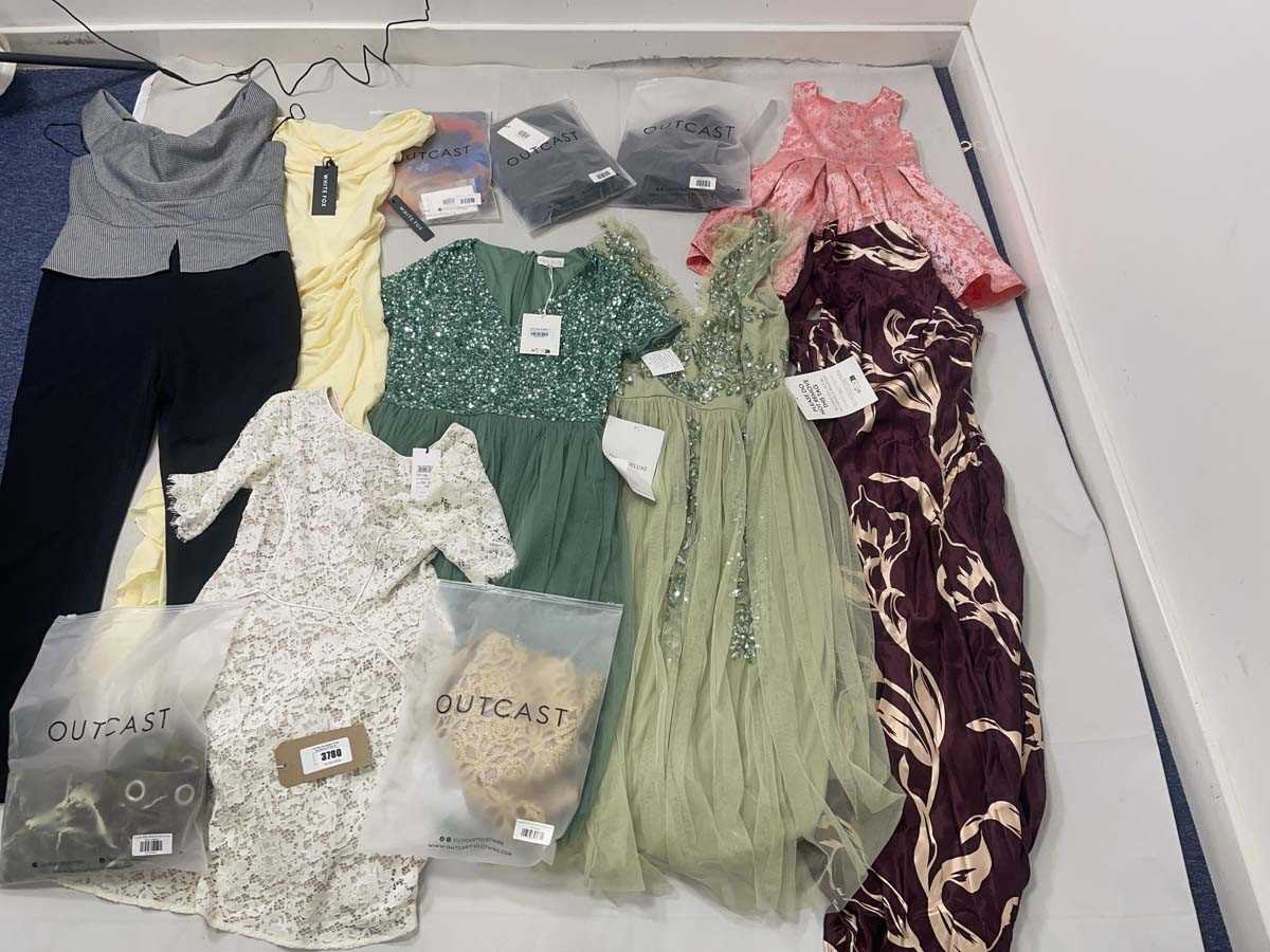 Lot 3780 - Clothing to include Outcast, Forever New Maya...