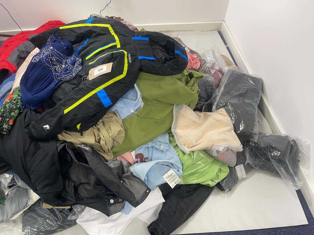 Lot 3784 - Pallet box (not included) containing mixed...