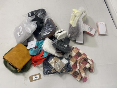 Lot 3791 - Various bags