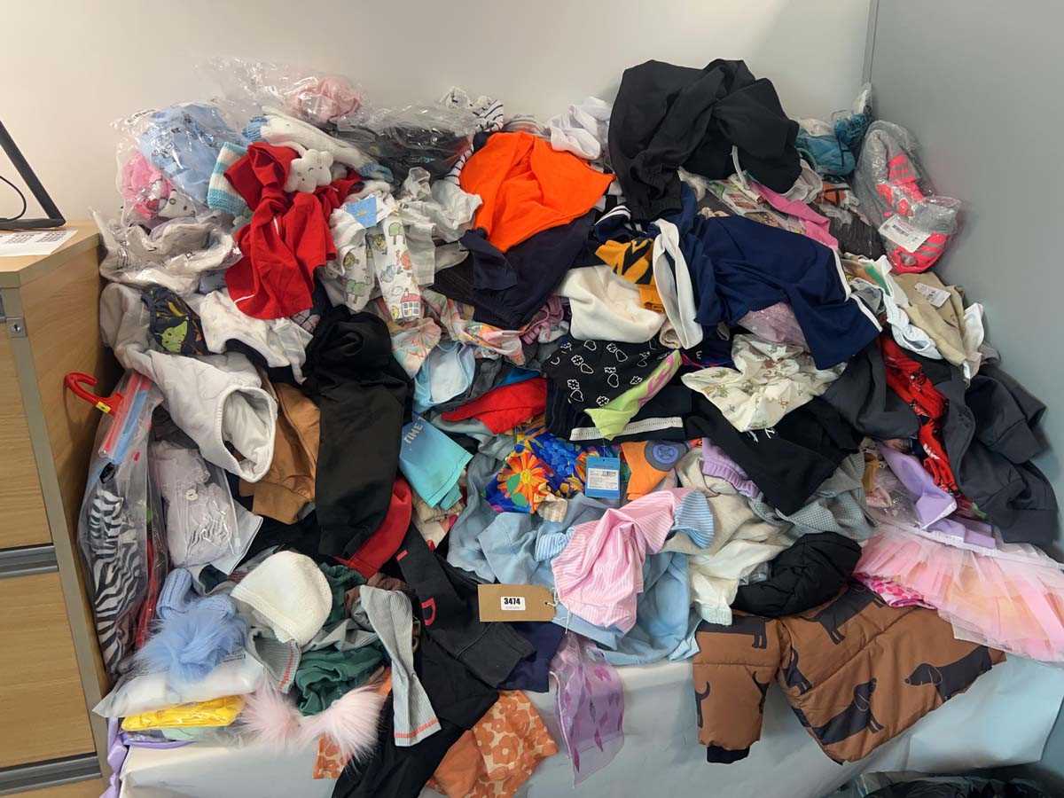Lot 3474 - Pallet (not included) children's clothing