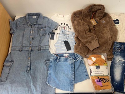 Lot 3483 - Children's clothing Superdry, Dsquared2,...