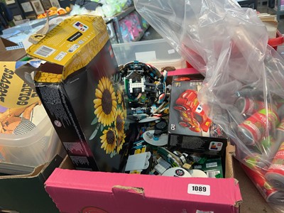 Lot 1089 - Cardboard tray containing assorted Lego incl....