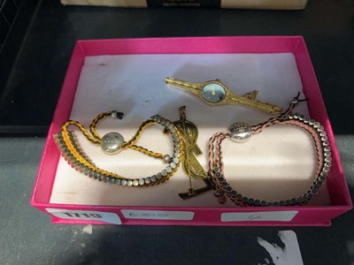 Lot 1719 - Tray containing jewellery incl. Accurist...