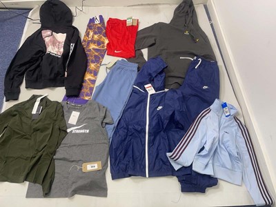 Lot 3816 - Sportswear to include Lyle & Scott, Nike,...