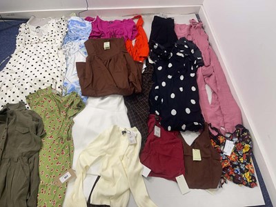 Lot 3817 - NoBody's Child clothing