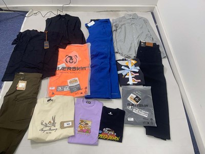 Lot 3820 - Clothing to include Bearskin, Oodie, Columbia,...
