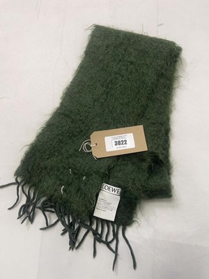 Lot 3822 - Loewe scarf in green