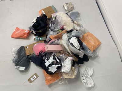 Lot 3823 - Mixed underwear