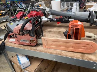 Lot 2702 - Petrol chainsaw