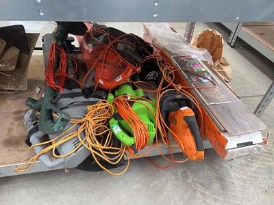Lot 2825 - Under bay of mixed electrical ground care...