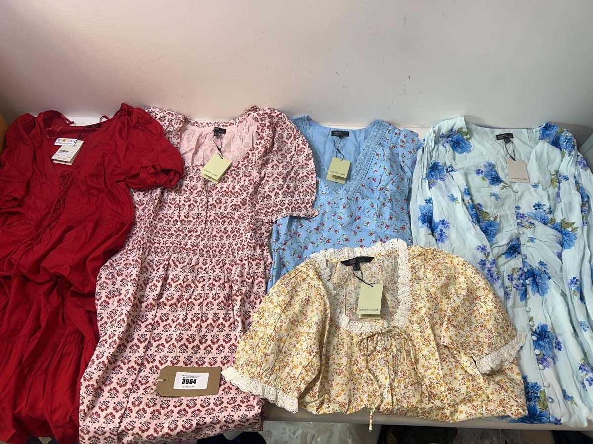 Lot 3964 - Nobody's Child x5