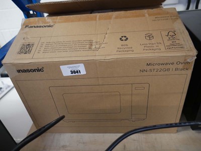 Lot 3041 - Boxed Panasonic NN-ST22QB digital microwave...