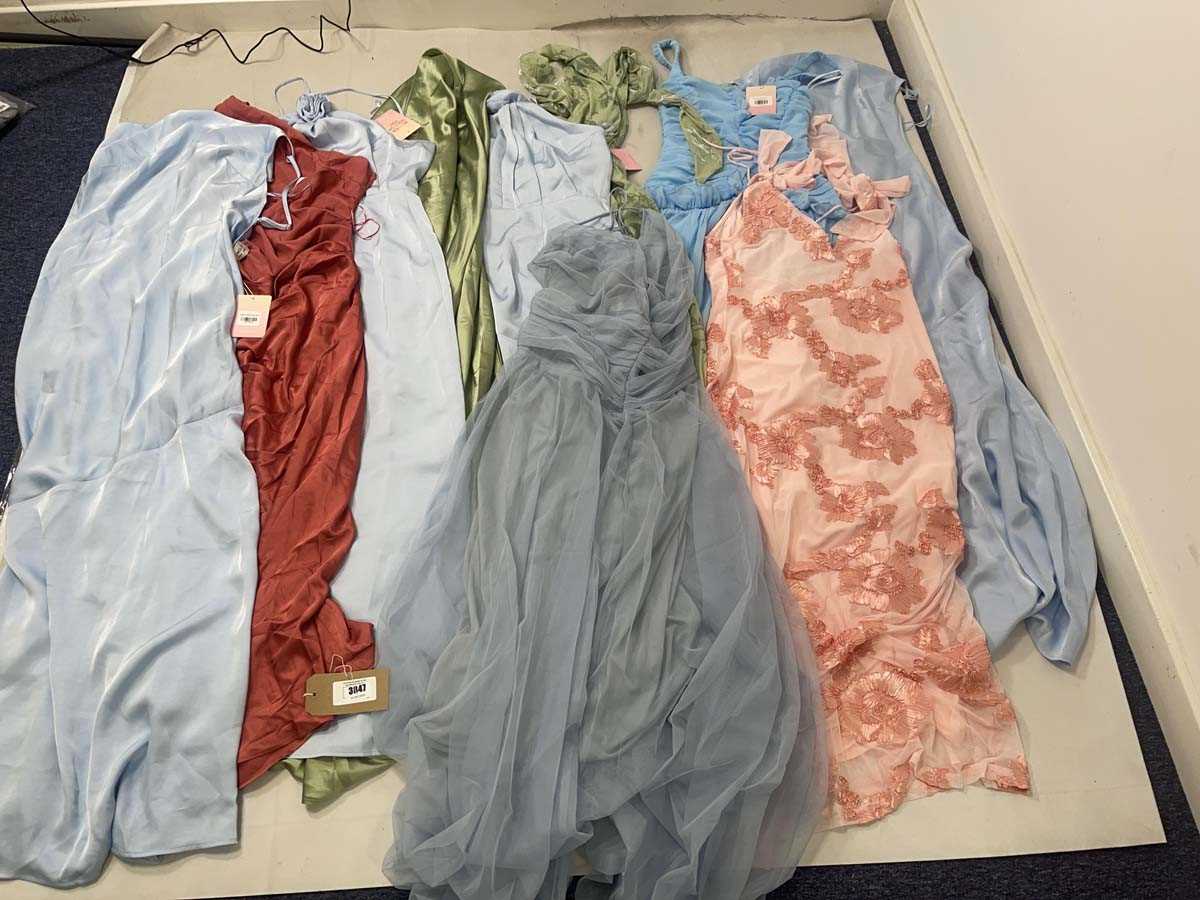 Lot 3847 - Hello Molly clothing