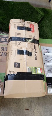 Lot 2611 - Boxed keter privacy screen planter