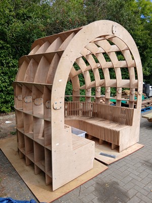 Lot 4473 - Sectional plywood hut frame with seating