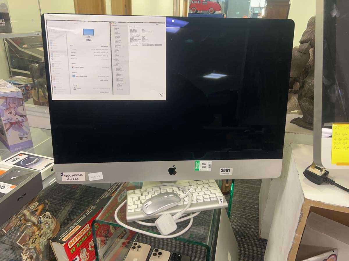 Lot 2061 - Apple iMac A1419 with keyboard, mouse and...