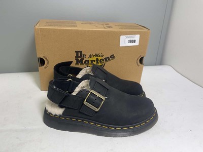 Lot 1908 - Dr Martens UK5 jorge II sandals in black - boxed
