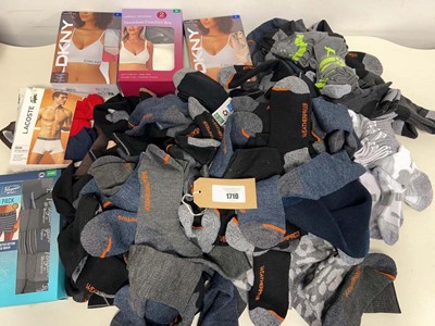 Lot 1710 - Mixed lot of men's and women's underwear, bras,...