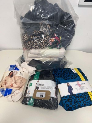 Lot 1712 - Mixed lot of ladies loungewear/pyjamas to...