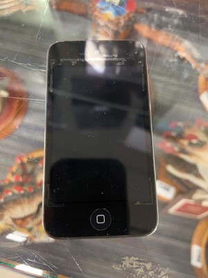 Lot 2069 - Apple iPod Touch MC540BT/A, 8gb