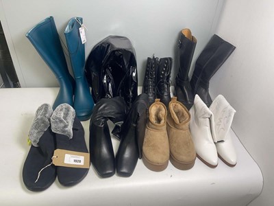 Lot 1920 - 8x Pairs of boots in various styles to include...