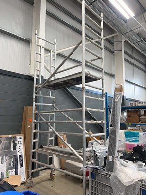 Lot 4650 - 4 wheel 2 tier aluminium scaffold tower approx....